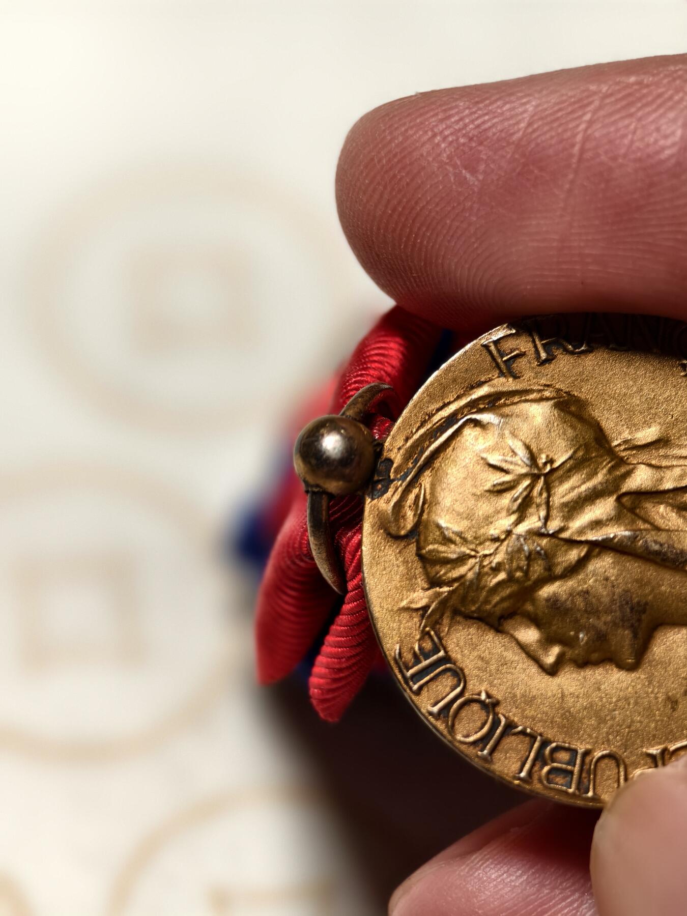 抚柳草堂-第十一期章牌钱币  奖章勋章限时免佣 满百包邮 放漏专场 法国金级劳动部荣誉奖章  950银镀金双标 去掉绶带净重9.3g