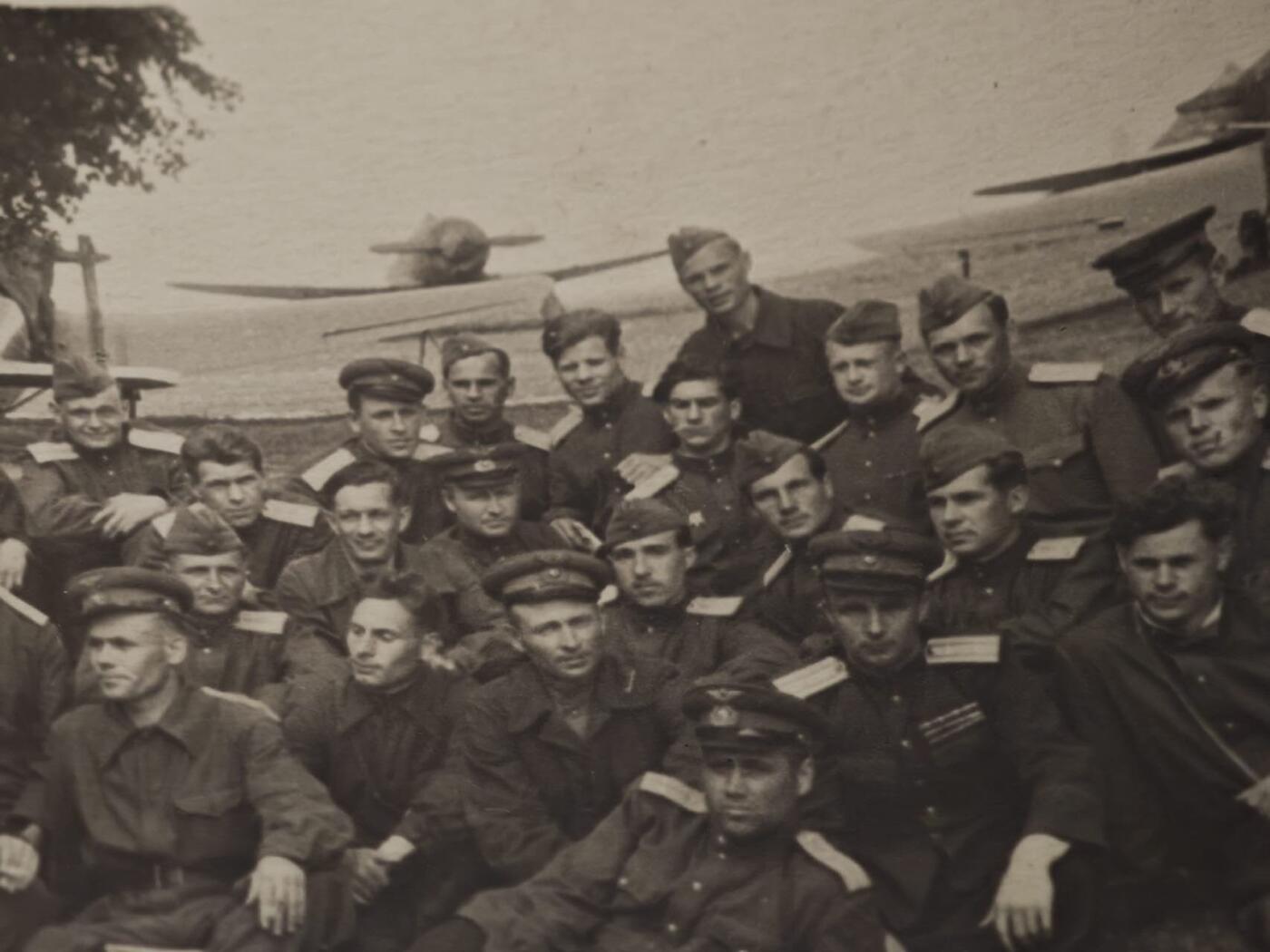 橙子收藏第二期 【苏联空军影像】1949年哈尔科夫基地飞行员合影老照片