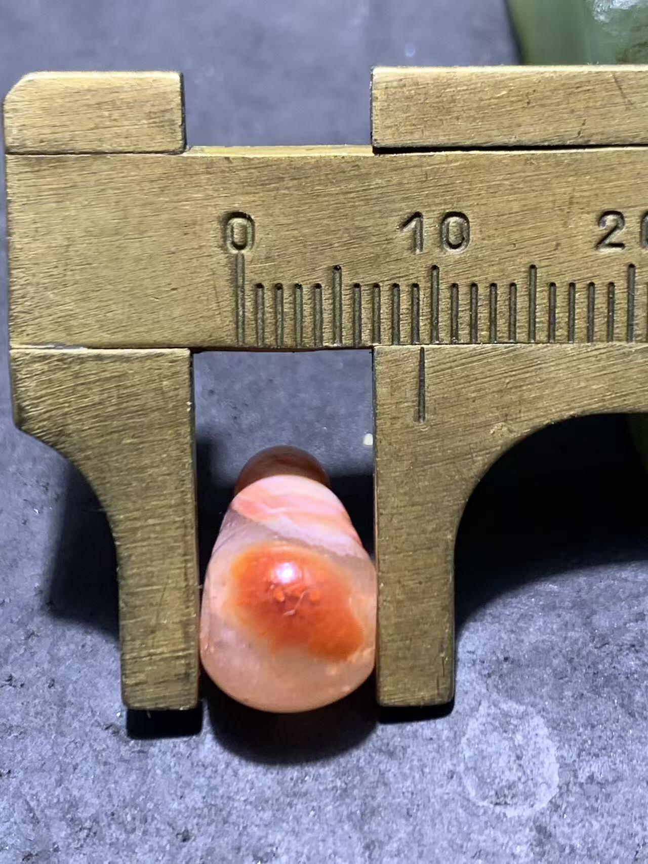 精美川料冰飘天眼纹南红玛瑙一体小佛头三通一个