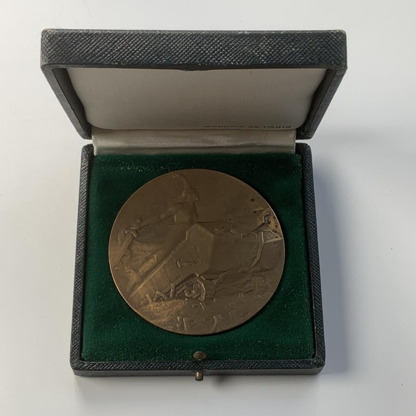 掌中浮雕-藏着的欧洲第051场 1918年法国一战圣沙蒙坦克应用纪念铜章，68mm，  Nicolas Maier法国章优秀作品集#294号