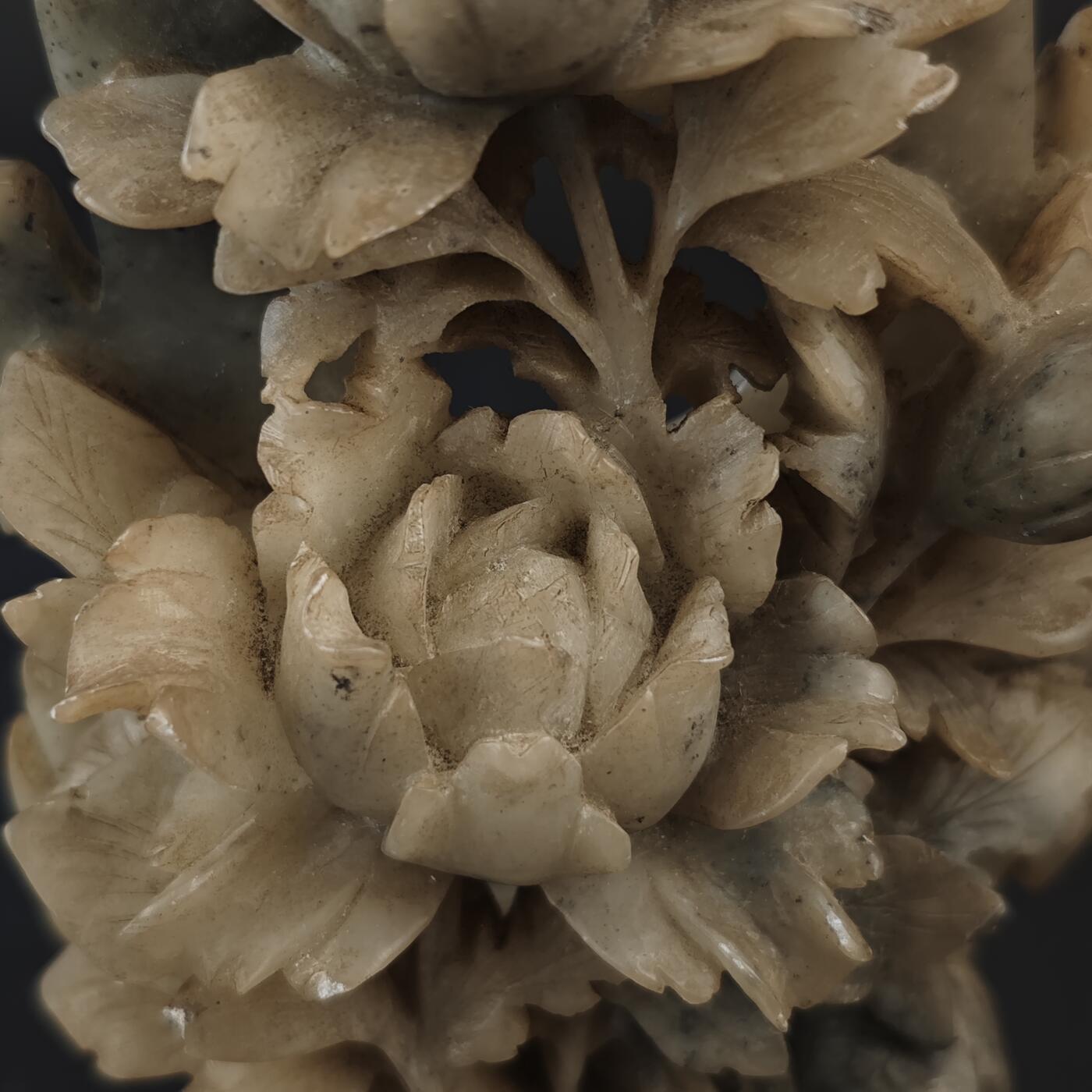 上海都达杂项专场九（全场包邮） 出口创汇期 寿山石花卉纹摆件1-360