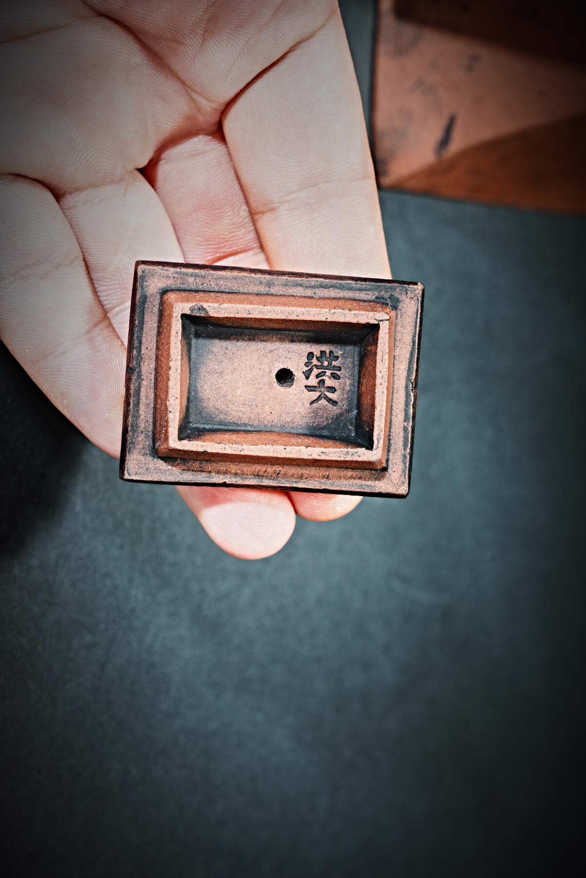 上海都达杂项专场九（全场包邮） 清 洪大制 紫砂钟鼎壶1-417