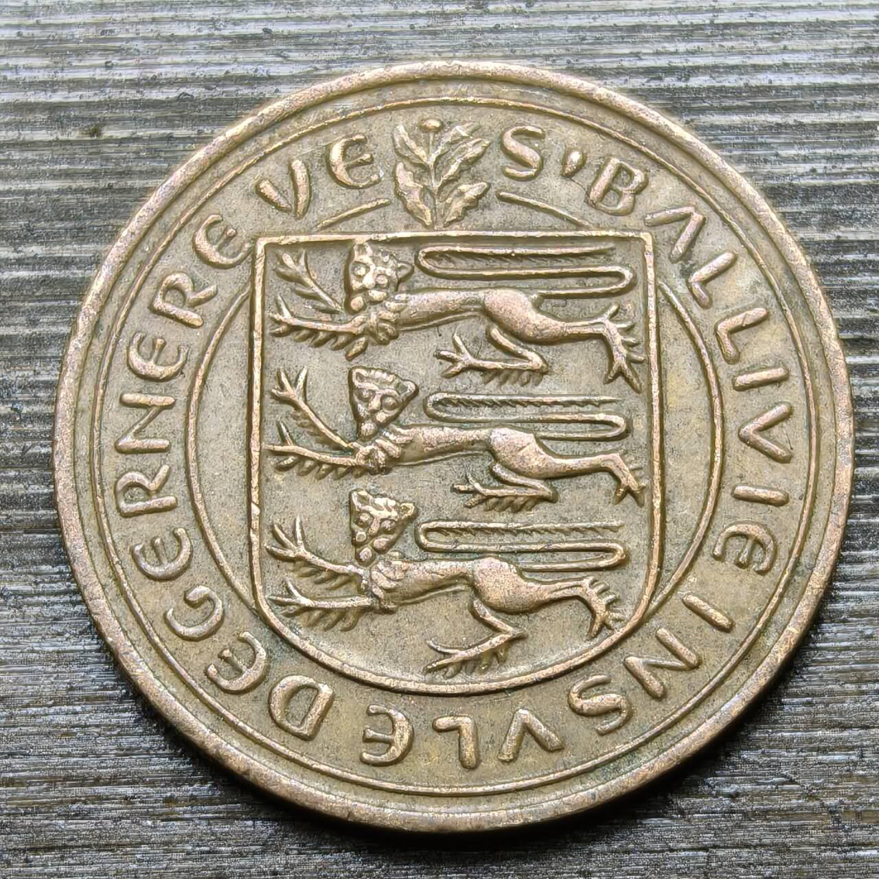 【铜匠收藏】★第141★散币专场 不寄存，30包邮。不满30元，支付5元运费。《接受代拍 代送NGC评级》 72【无寄存】英属格恩济岛 1971年 2便士