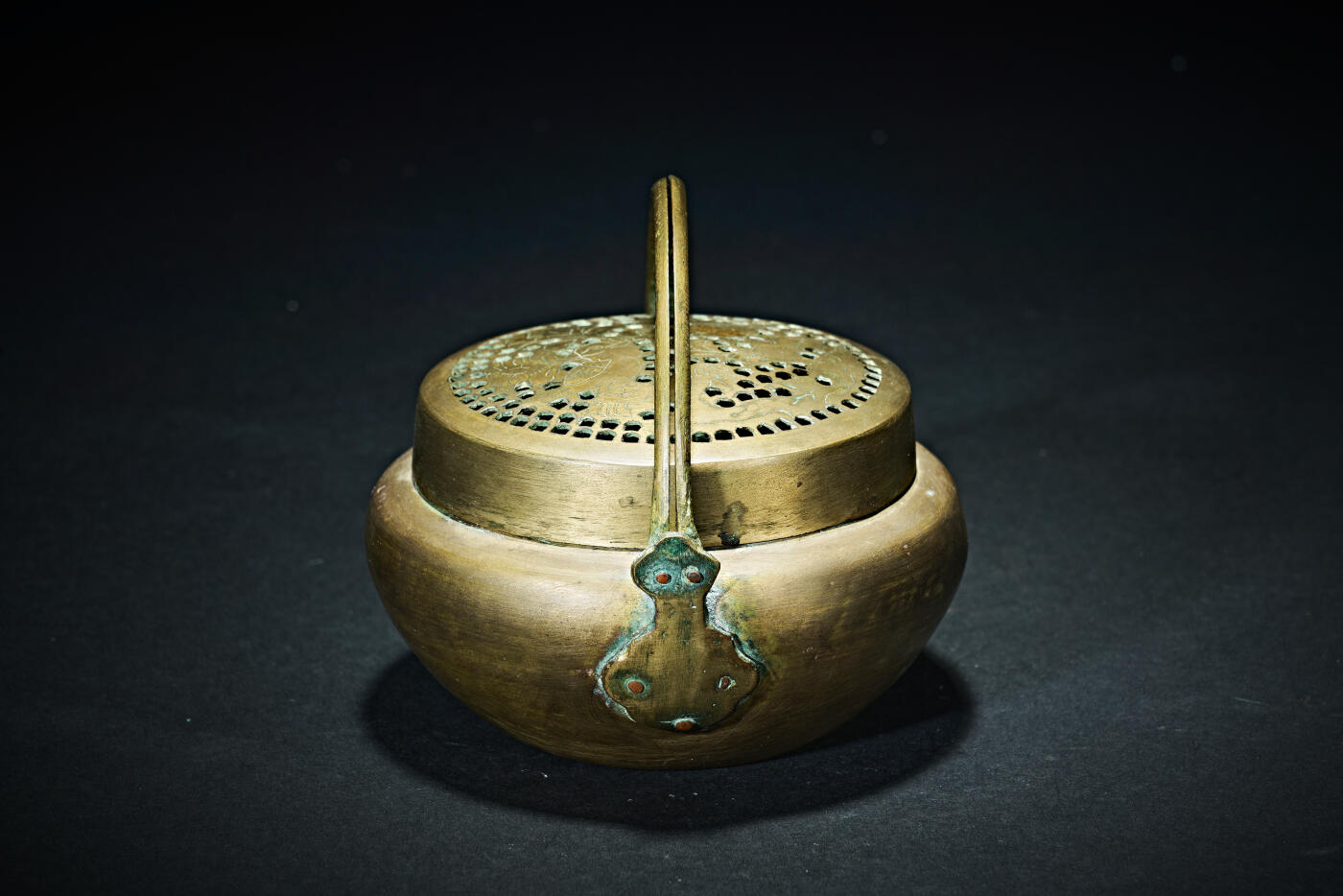 上海都达杂项专场九（全场包邮） 清 铜刻鸳鸯手炉清 铜刻鸳鸯手炉1-389