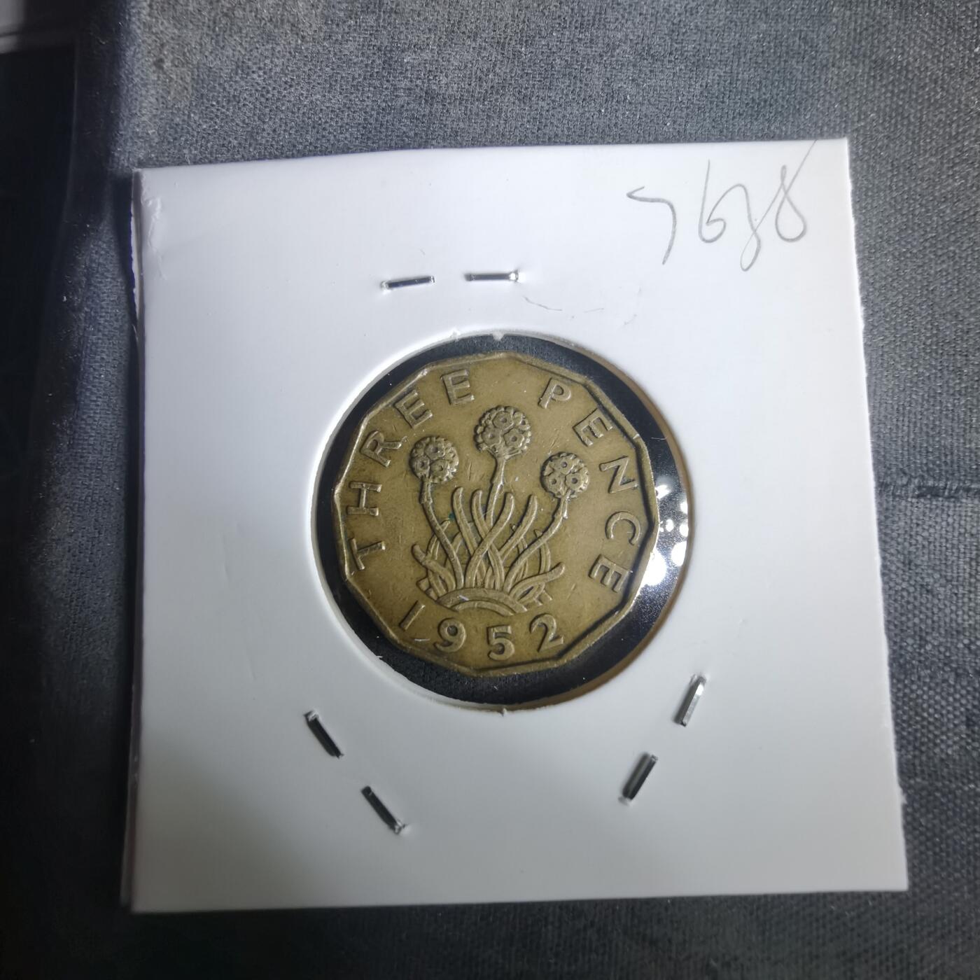 沼泽如烟--第976场 英国1952年3便士