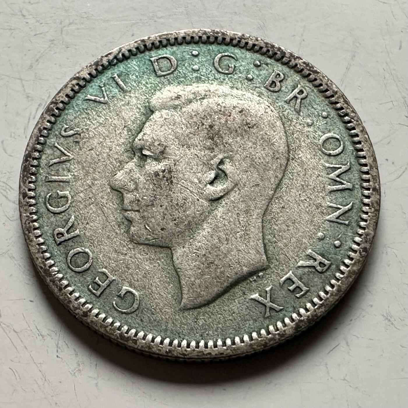 🌹外币初藏🌹🐯2026年第13场  每周二四六晚8️⃣点 接代拍  英国1944年6便士银币 2.8克50%银