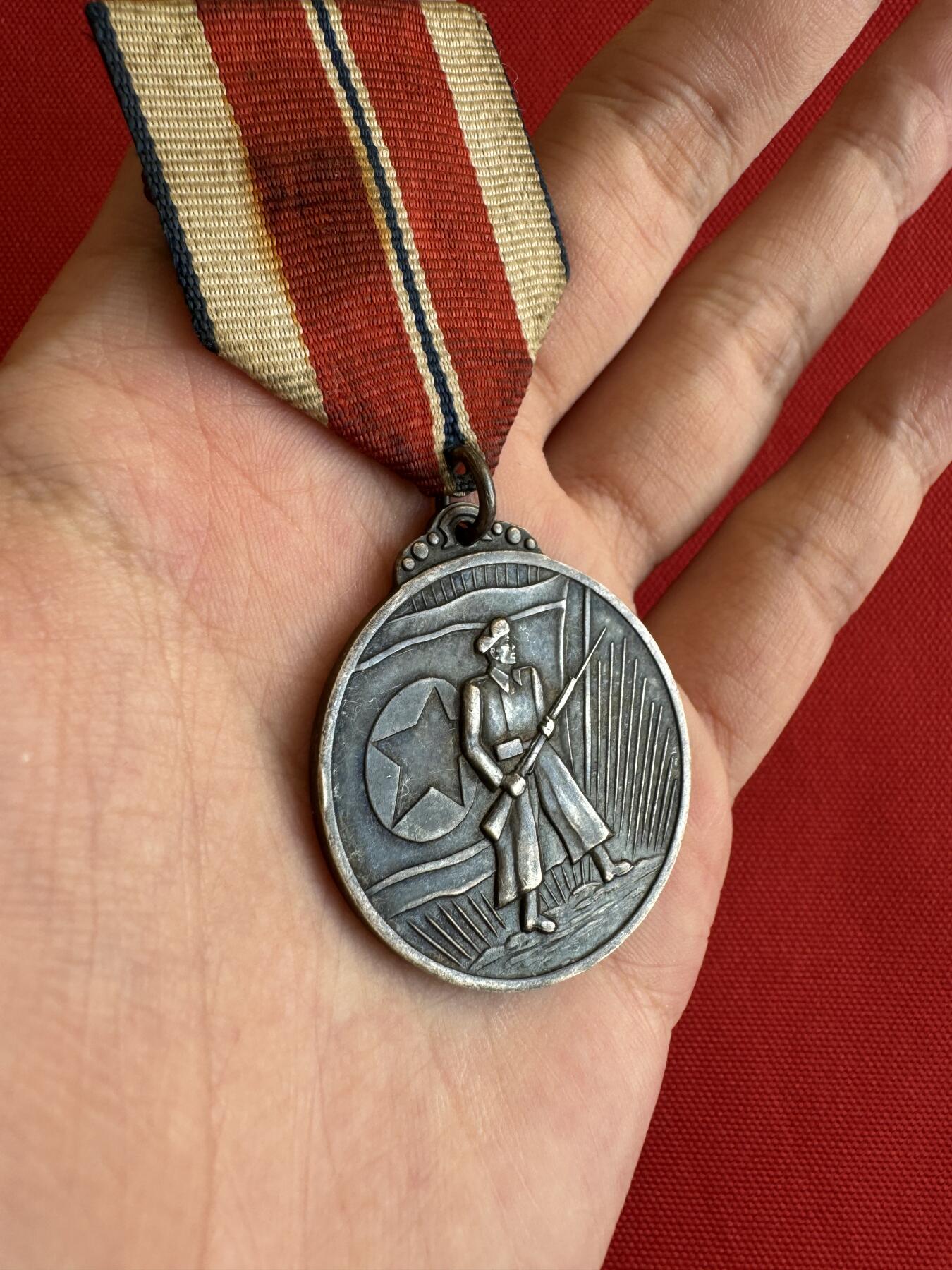 五哥徽章群   28号周三晚上八点4群联拍 银章