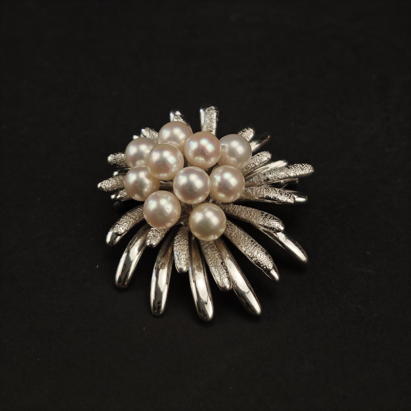 上海都达杂项专场九（全场包邮） 民国 御本木真珠店 纯银镶天然珍珠花卉形胸针1-354