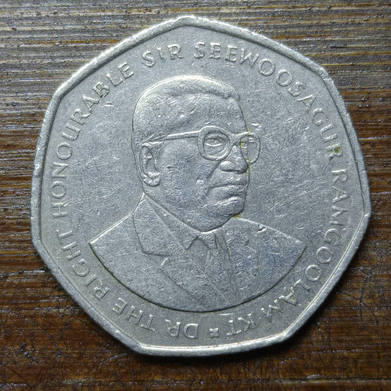 【铜匠收藏】★第141★散币专场 不寄存，30包邮。不满30元，支付5元运费。《接受代拍 代送NGC评级》 32【无寄存】毛里求斯 1997年 10卢比 铜镍币