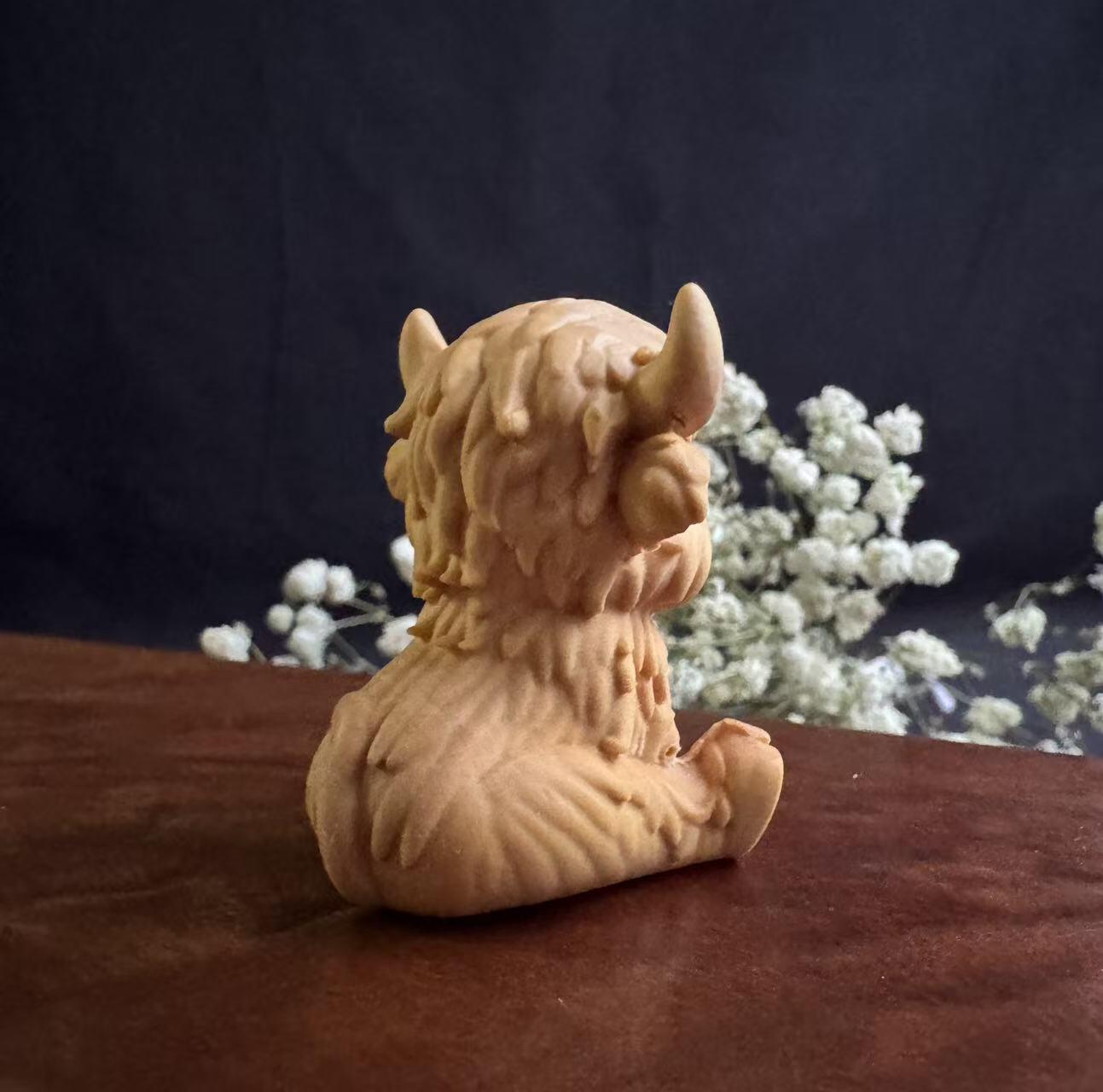 零元拍：哈基米系列，黄杨木雕12生肖之：牛宝，高约：40MM。就这么可耐