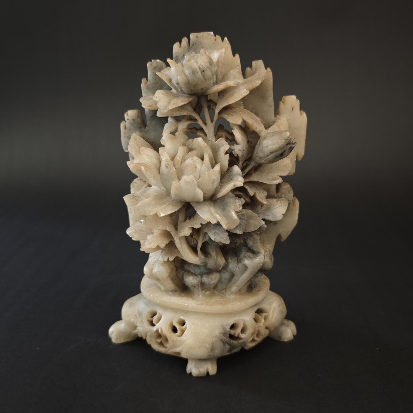 上海都达杂项专场九（全场包邮） 出口创汇期 寿山石花卉纹摆件1-360