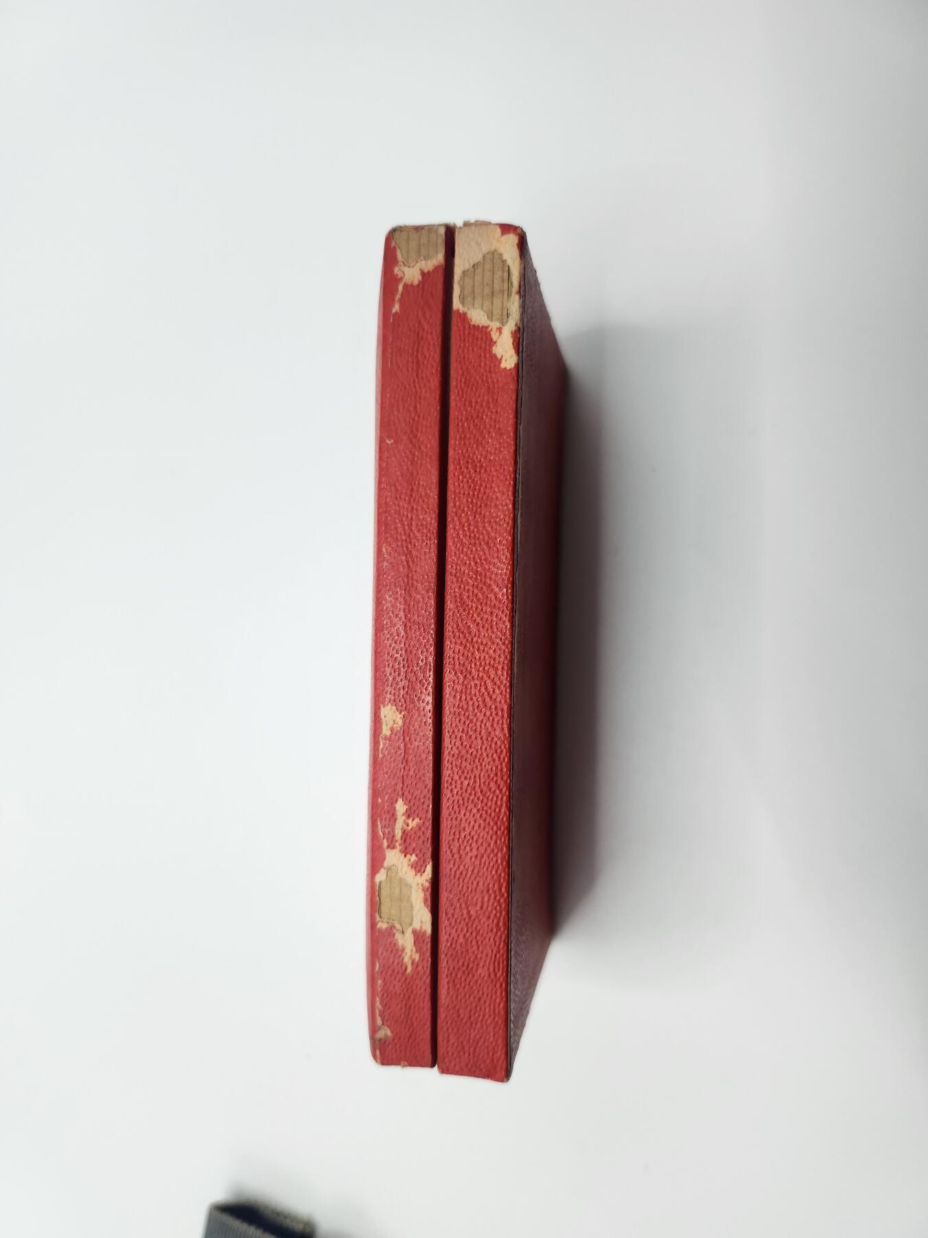 南水社首场拍卖 国境事变从军记章（诺门坎）。绶带上部有褪色痕迹，盒子有部分脱皮，章体品相如图。