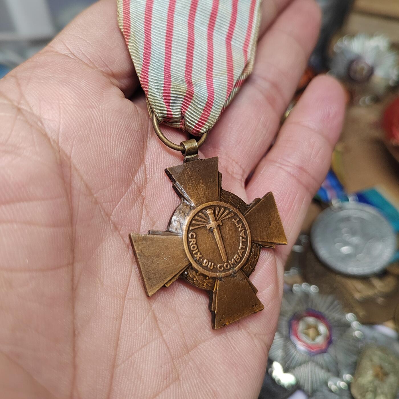 PCAI钱币  29-740  纪念章等杂項专场 战斗十字，有胶