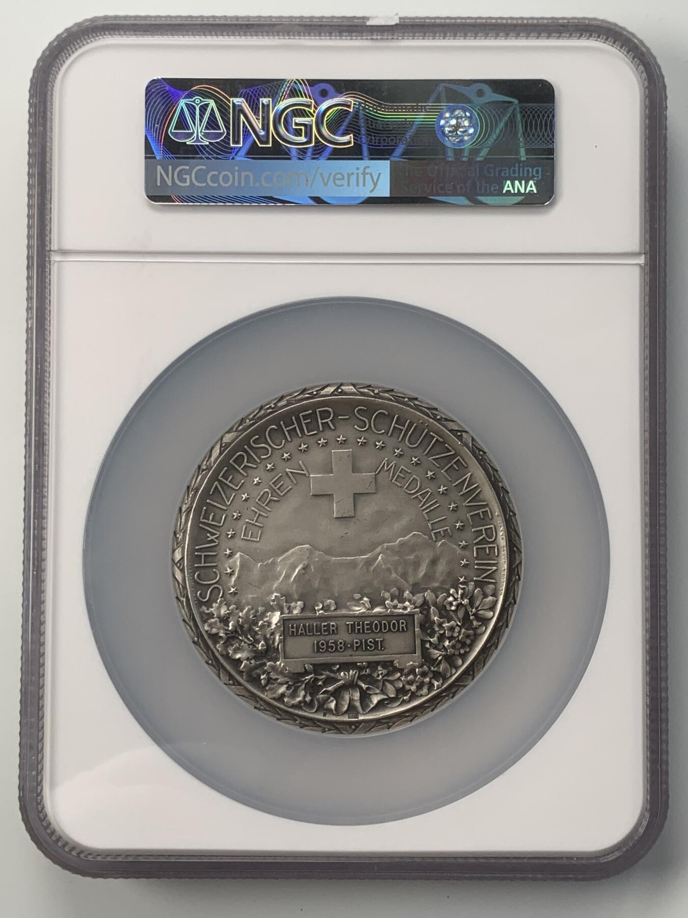 掌中浮雕-藏着的欧洲第051场 NGC MS65 : 1958年瑞士射击节大银章 , 66mm ，裸章重约150多克