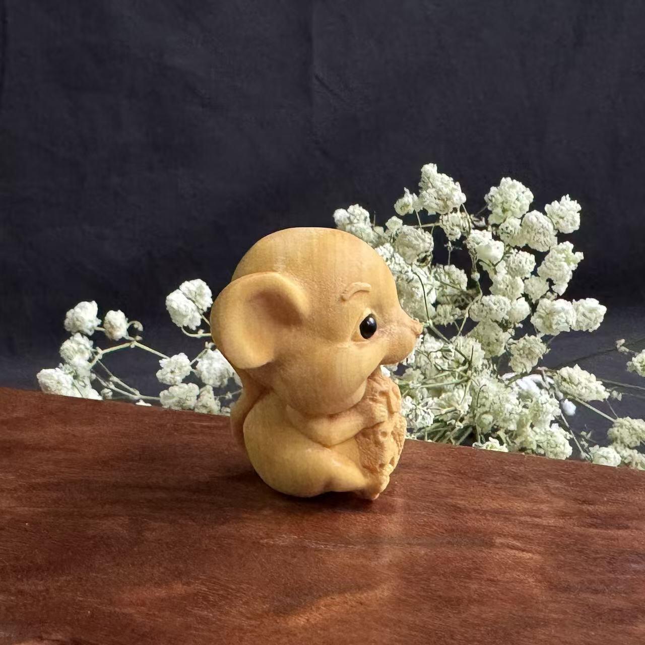 零元拍：哈基米系列，黄杨木雕12生肖之：鼠宝，高约：40MM。就这么可耐