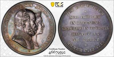 万国钱币拍卖第059期 - PCGS SP62  1879年德国普鲁士威廉一世金婚纪念大银章 PC亚军分 双面均为著名普鲁士宫廷模刻师弗里德里希威廉库尔里希(F.W.Kullrich)刻制。 背面中央清晰刻有七行宗教寓意铭文，摘自《罗马书》第12章第12节：要喜乐于盼望，忍耐于患难，祷告里恒切；发行情况：1879年配套赠送给贵宾，1881年以后正式对外发型。