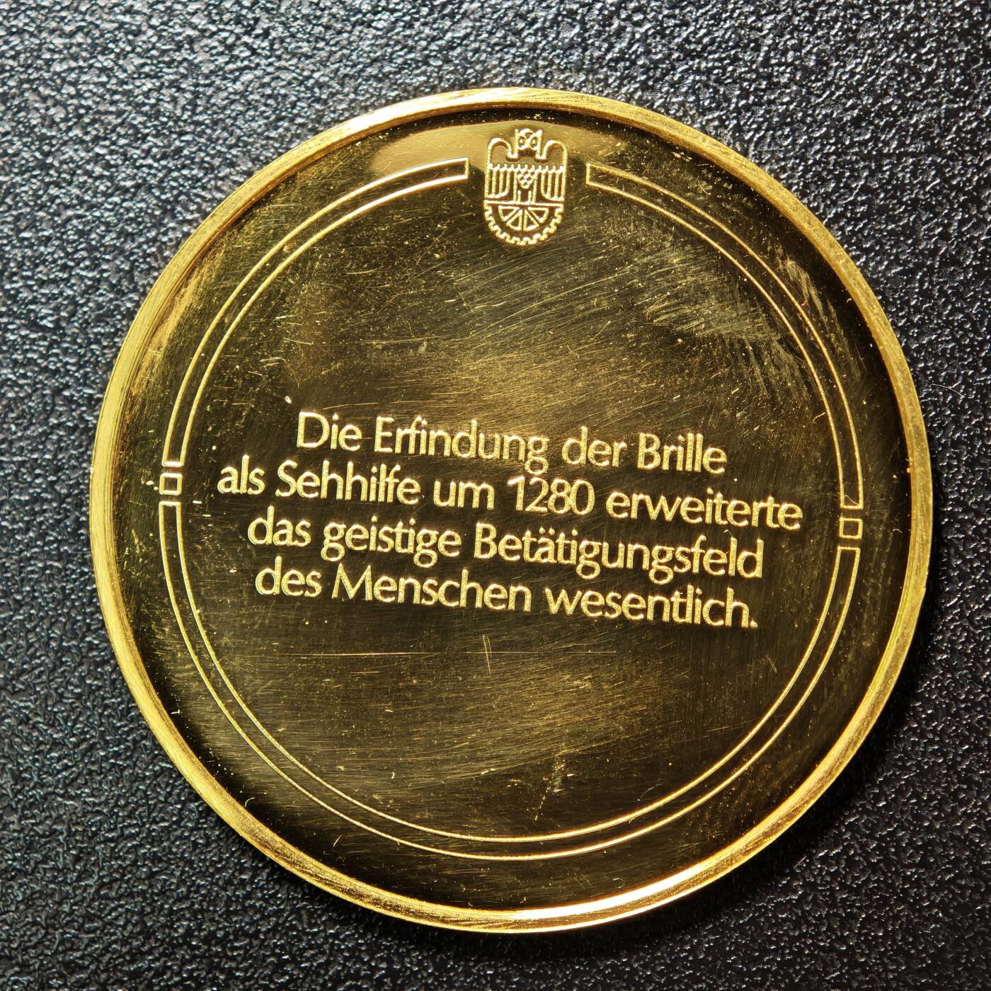 【德藏】世界币章拍卖第163期（拍品征集中~欢迎藏友联系） 现代 德国眼镜发明镀金纪念银章  镜面质感极强 925银 直径约：38.6mm；重约：20.5g