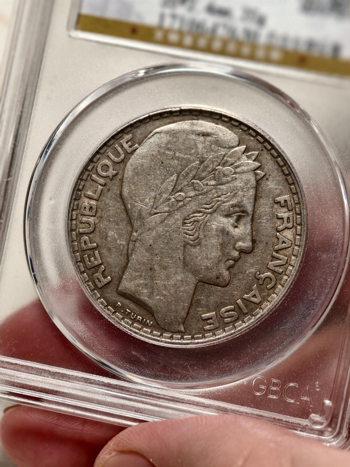 抚柳草堂-第十一期章牌钱币  奖章勋章限时免佣 满百包邮 放漏专场 1933法国自由女神20法郎银币 北京公博au53 淡彩好状态