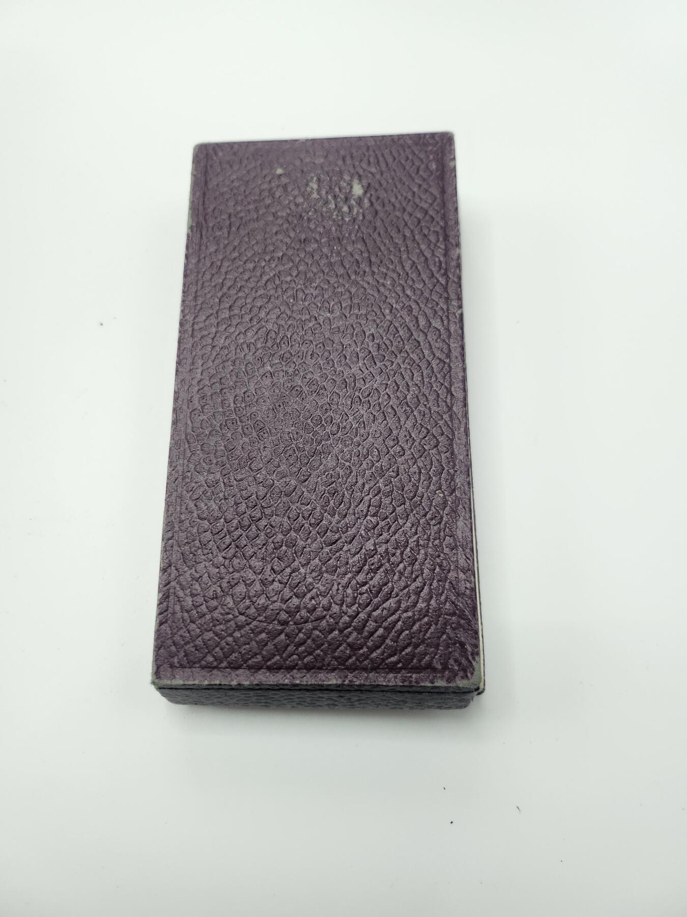 南水社首场拍卖 民主德国内政部金级武装力量忠诚服役15年奖章，章体盒略均完好