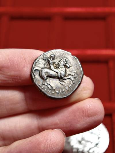评级古希腊塔拉斯骑海豚的少年和骑士银币 - 评级古希腊塔拉斯骑海豚的少年和骑士银币