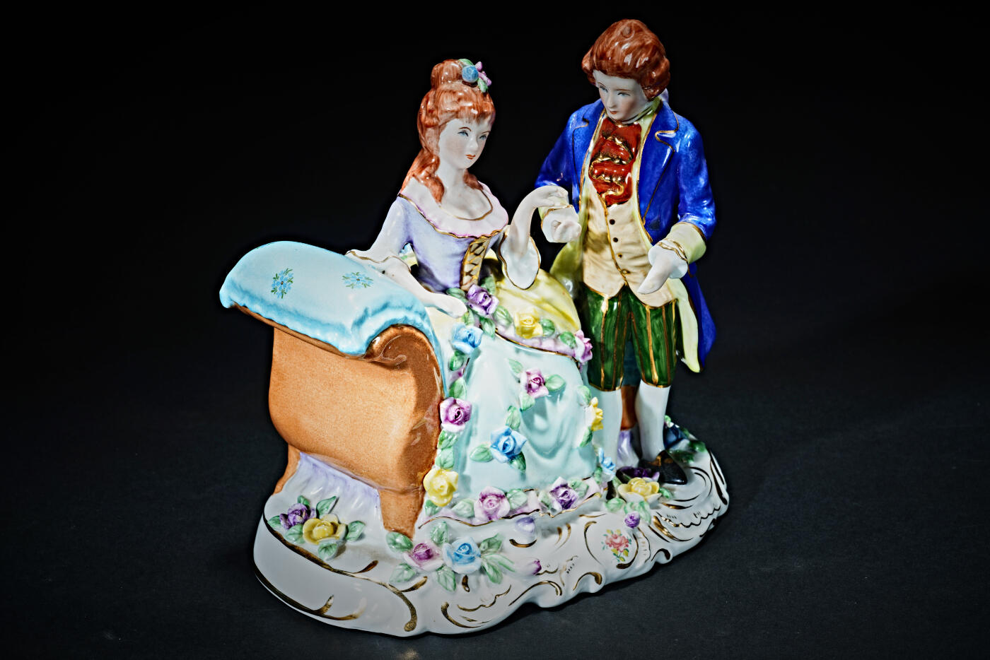 上海都达杂项专场九（全场包邮） 民国 欧洲Meissen（梅森） 粉彩人物雕塑摆件1-528