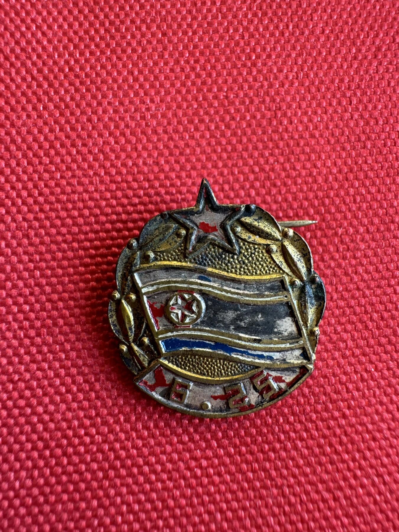 五哥徽章群   28号周三晚上八点4群联拍 铜章