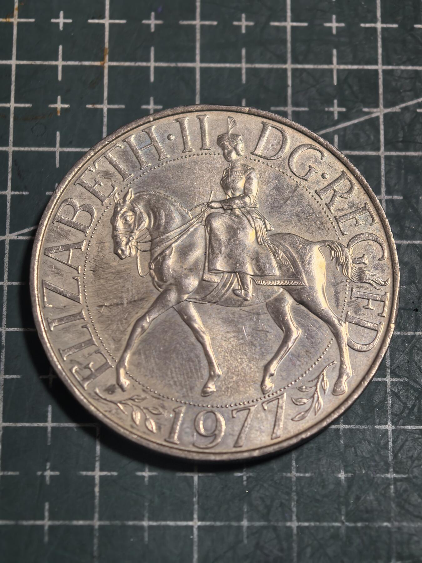 轻松集币无压力 英国女王登基25便士