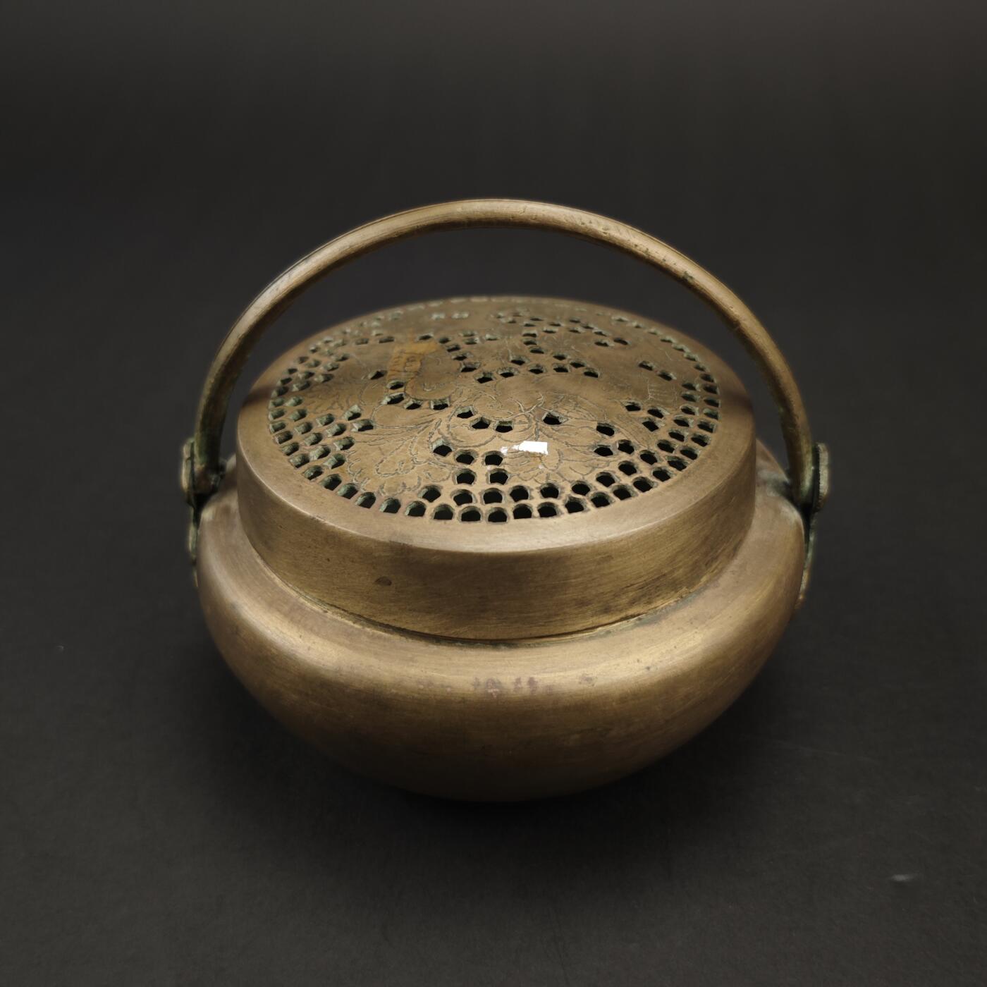 上海都达杂项专场九（全场包邮） 清 铜刻鸳鸯手炉清 铜刻鸳鸯手炉1-389