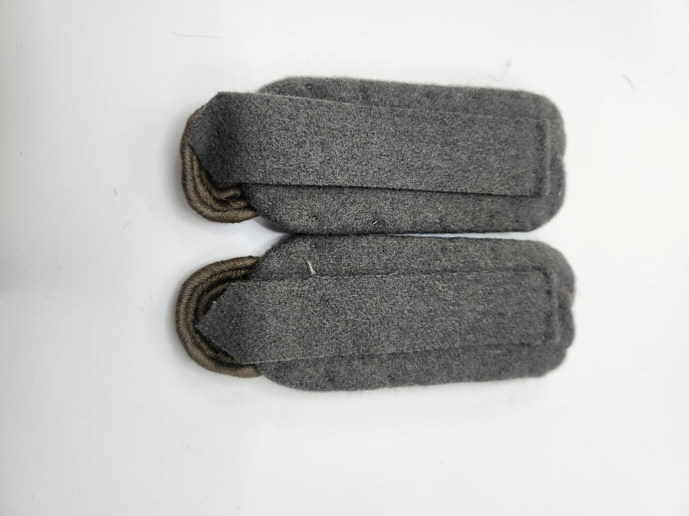 南水社首场拍卖 民主德国人民军校官野战肩章一副