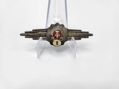 南水社首场拍卖 - 民主德国早期一级警察技能章