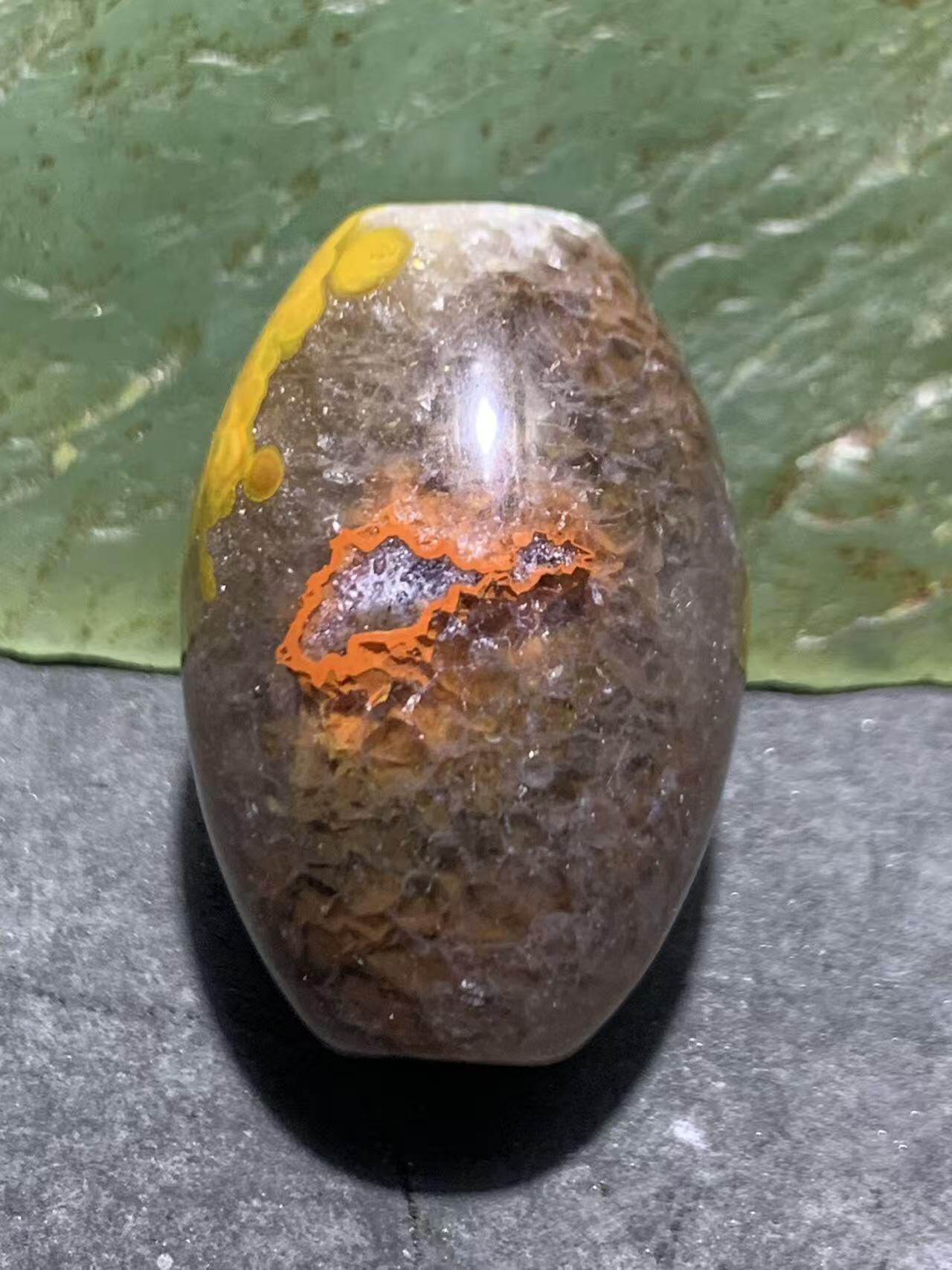 精美冰飘糖心料天眼图案战国红玛瑙随形桶珠一颗！