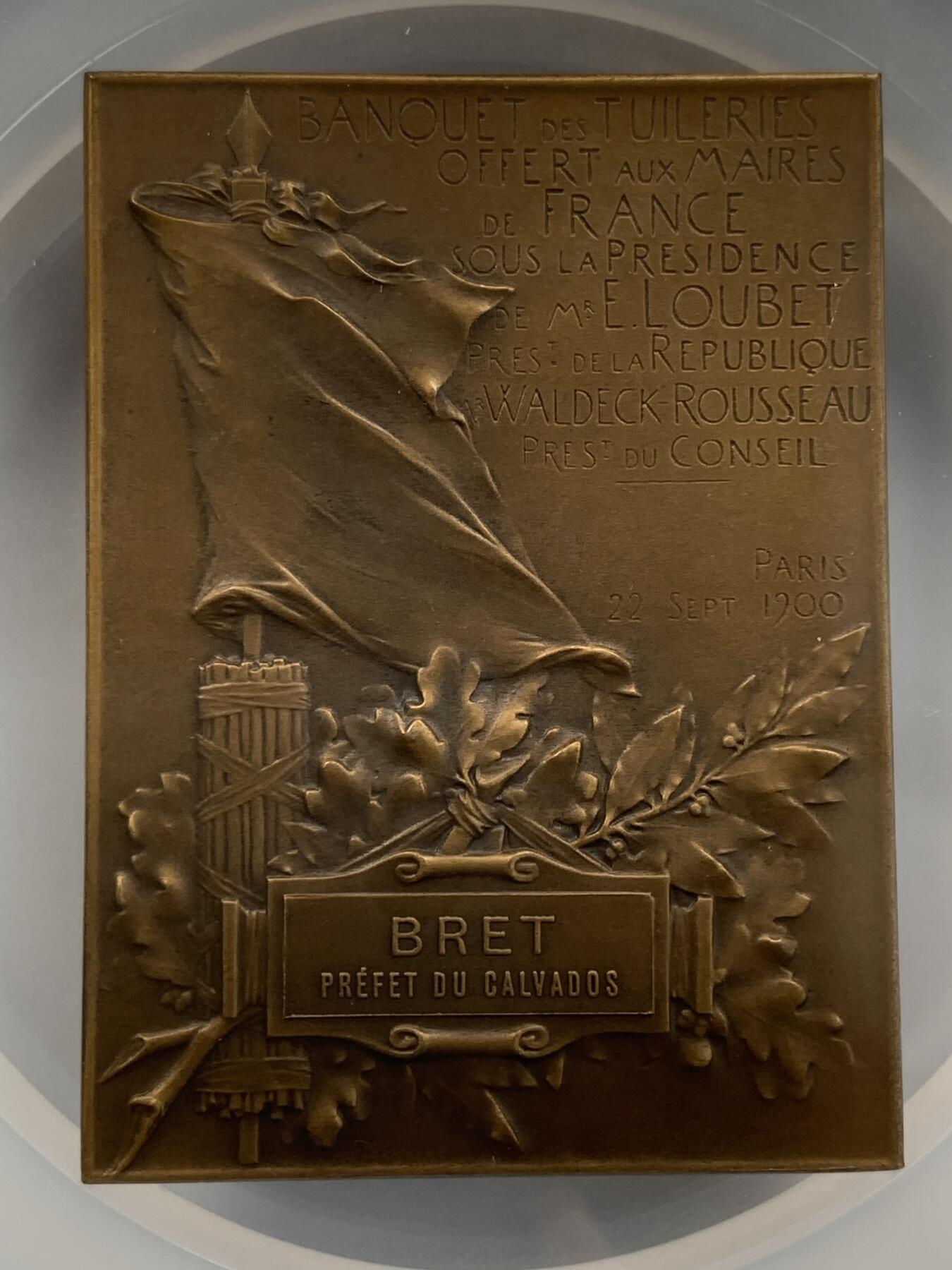 掌中浮雕-藏着的欧洲第051场 NGC MS65 : 1900年法国杜伊勒里宫宴会纪念铜章，47*64mm