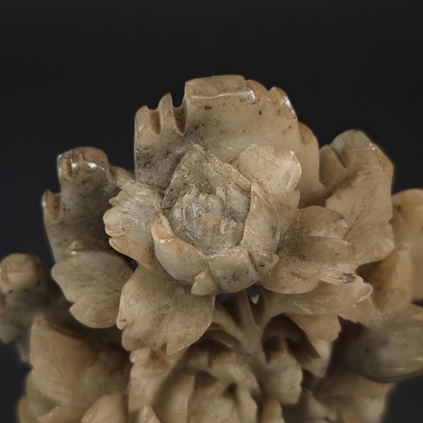 上海都达杂项专场九（全场包邮） 出口创汇期 寿山石花卉纹摆件1-360