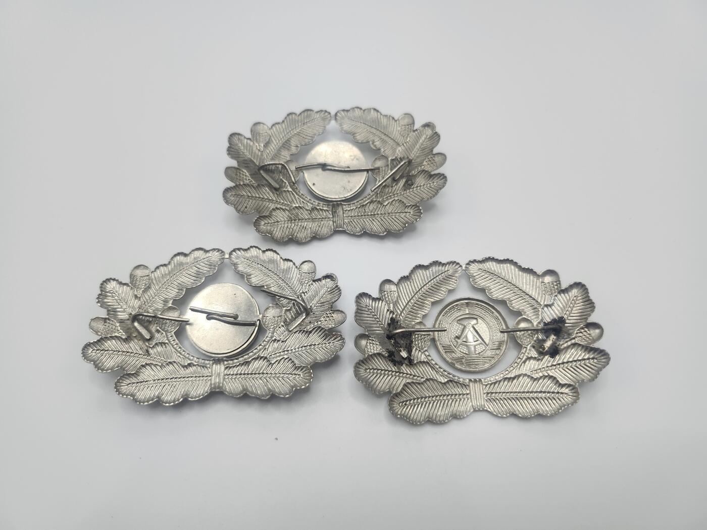 南水社首场拍卖 民主德国人民军NVA帽徽 两种版本