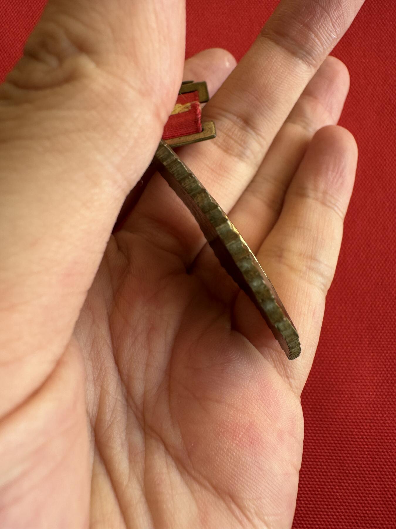 五哥徽章群   28号周三晚上八点4群联拍 铜章