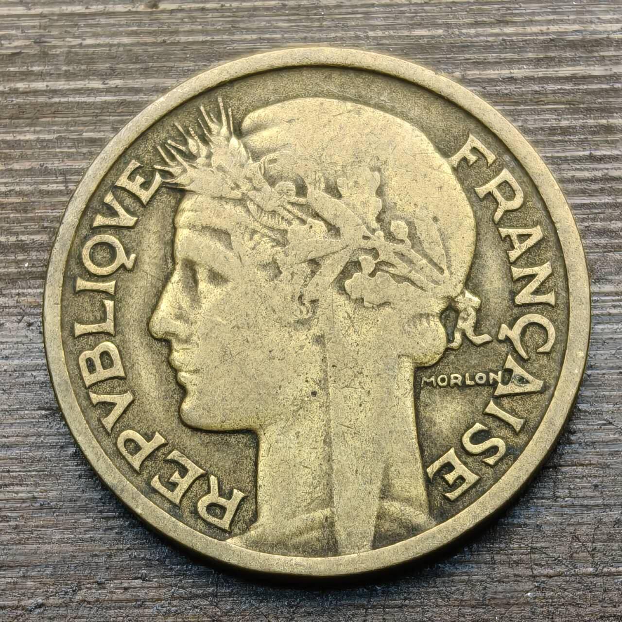 【铜匠收藏】★第141★散币专场 不寄存，30包邮。不满30元，支付5元运费。《接受代拍 代送NGC评级》 93【无寄存】法国 2法郎 1937年 铝青铜币 谷物女神