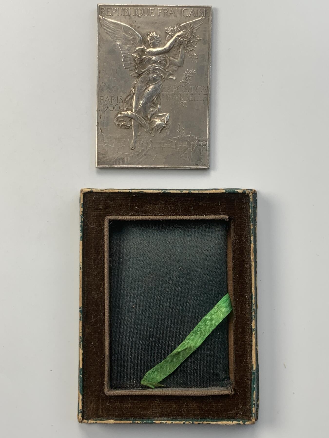 掌中浮雕-藏着的欧洲第051场 法国预备军演比赛奖牌，42 X 60mm，镀银铜章，原盒缺盖