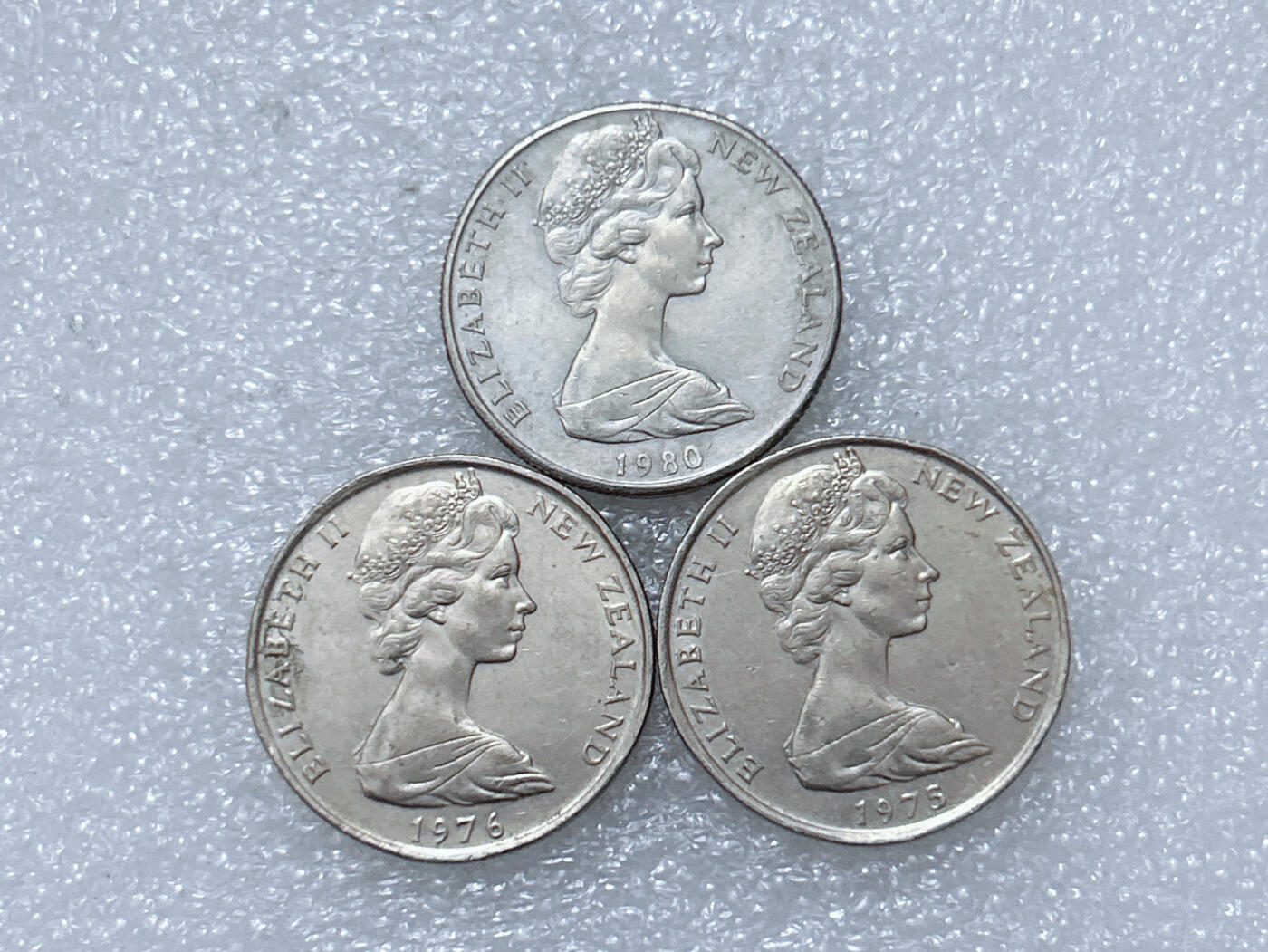 第一海外回流一元起拍收藏 散集专场  第296期 新西兰50分硬币 3枚 带光品