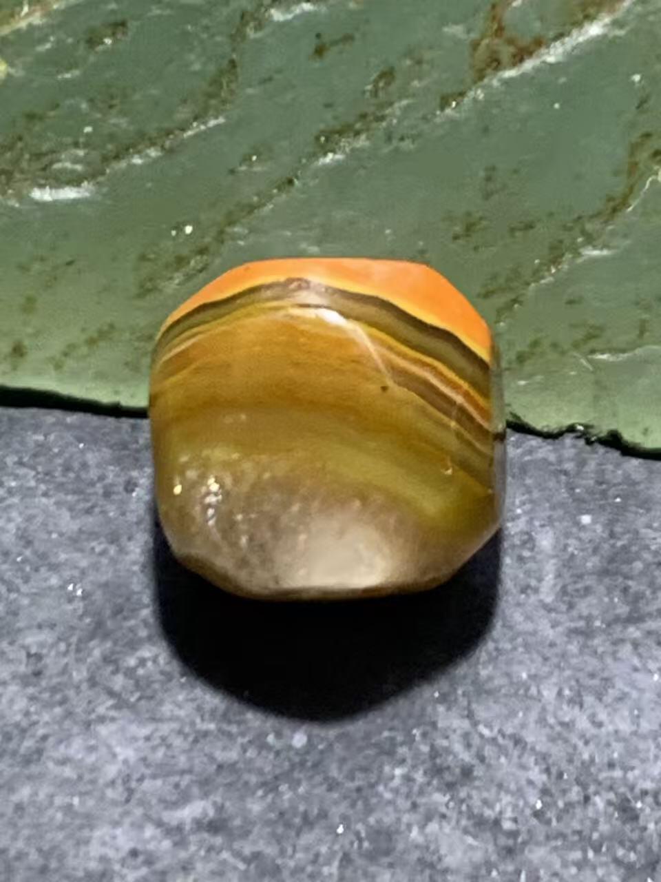 放福利！冰飘战国红玛瑙随形多棱珠一个