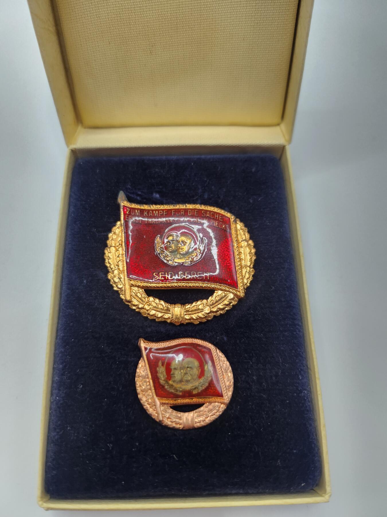 南水社首场拍卖 东德台尔曼与威廉匹克共同战斗铜级奖章