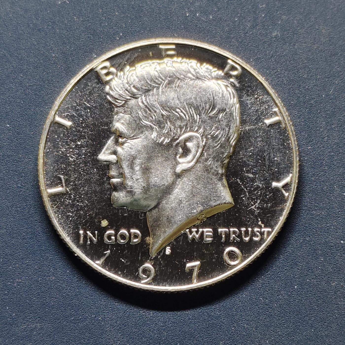 【全场包邮】纯粹捡漏拍498场-持续更新中 美国1970年肯尼迪半元精制银币【30.6毫米11.5克40%，估算纯银价约129元（按28元/克银价核算）】