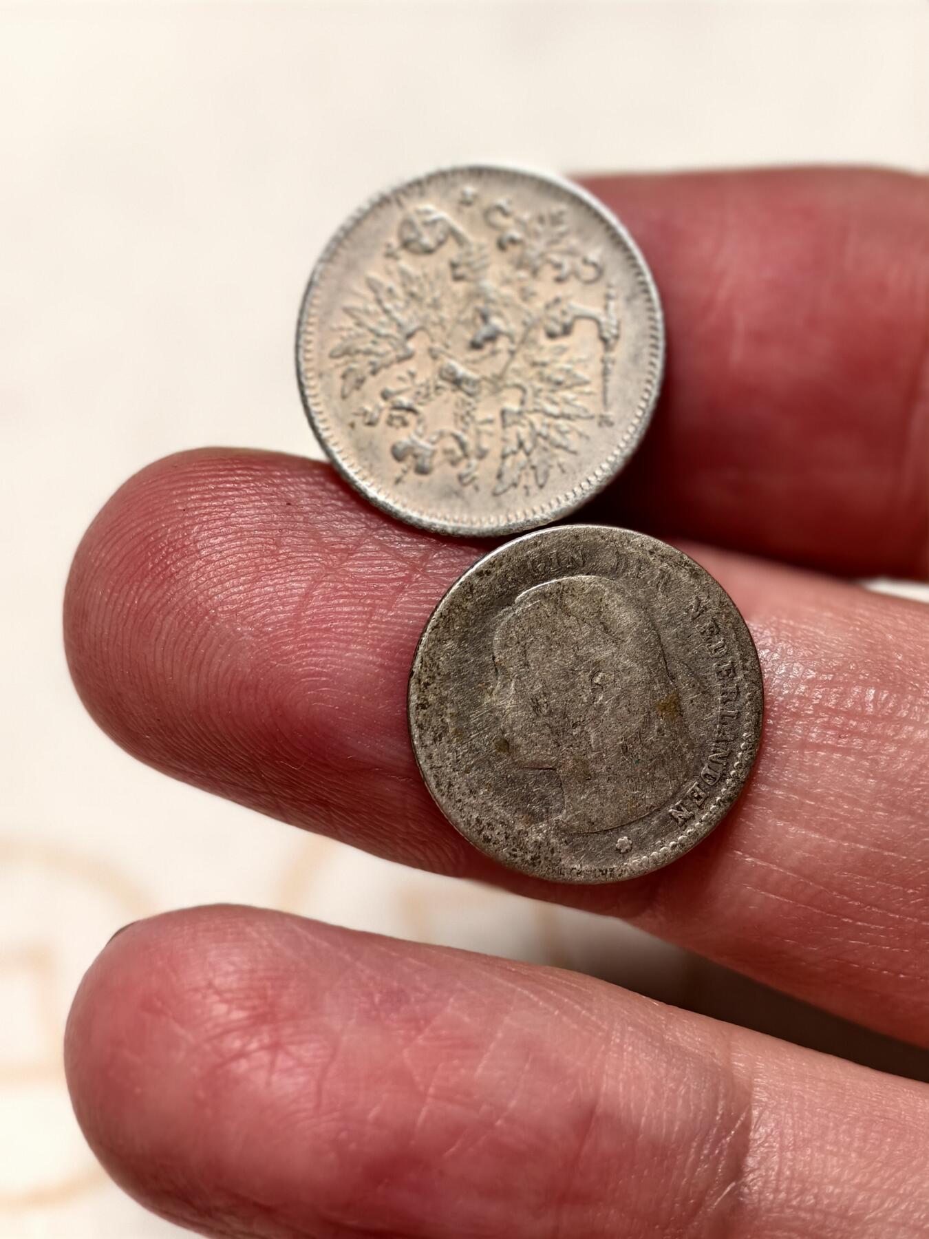 抚柳草堂-第十一期章牌钱币  奖章勋章限时免佣 满百包邮 放漏专场 1897萝莉威廉敏娜10分银币1枚 1916芬兰25芬妮银币1枚 总重2.5g 