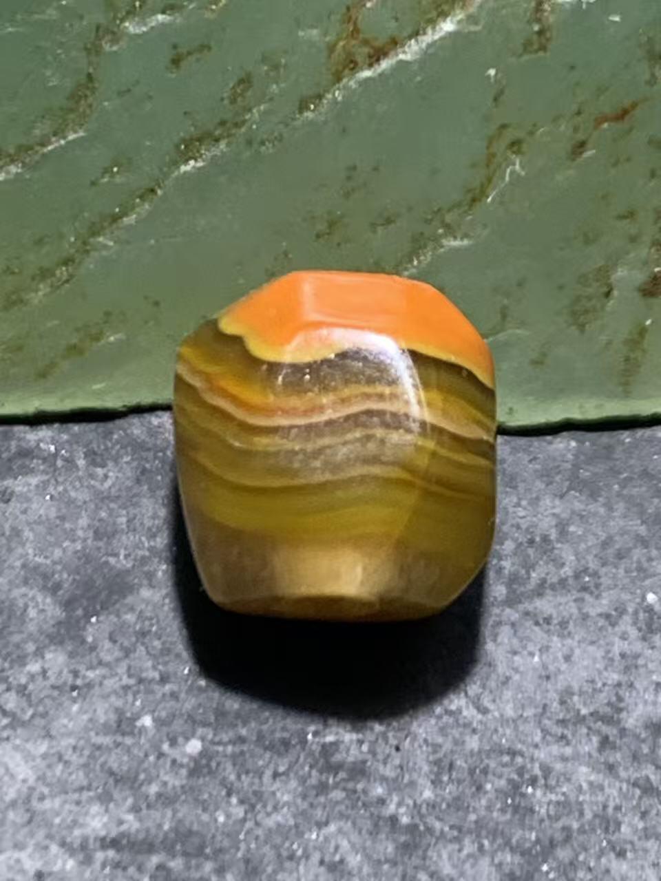 放福利！冰飘战国红玛瑙随形多棱珠一个