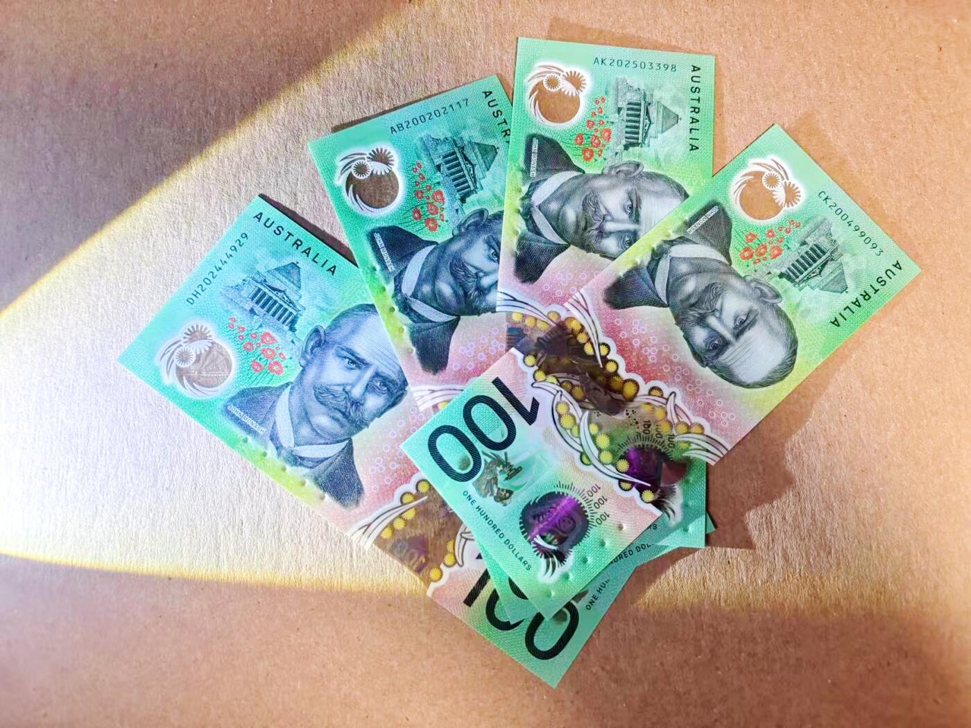 【Blue Auction】世界纸币精拍第780期——18级TOP拍卖/信誉/品质/专业/高效💫 【一组4张 含无47】澳大利亚 100元 塑料钞 全新UNC（有一张UNC-有字迹）