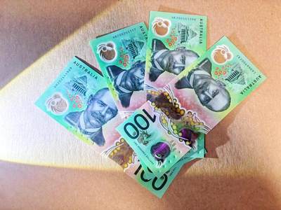 【Blue Auction】世界纸币精拍第780期——18级TOP拍卖/信誉/品质/专业/高效💫 - 【一组4张 含无47】澳大利亚 100元 塑料钞 全新UNC（有一张UNC-有字迹）