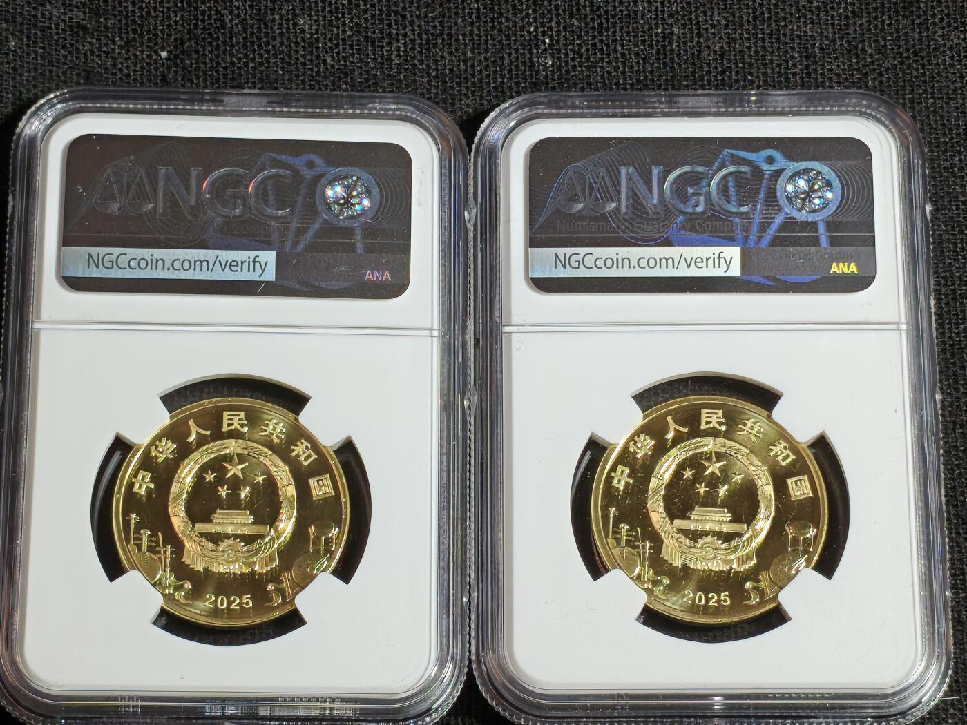 刘世昌艺术品销售中心～虎踞龙蟠*金杨在线联拍群第516期 2025年流通纪念币“京剧艺术-净角”【首日标】（NGC MS68PL 串号：8610442-040、041）共2枚。