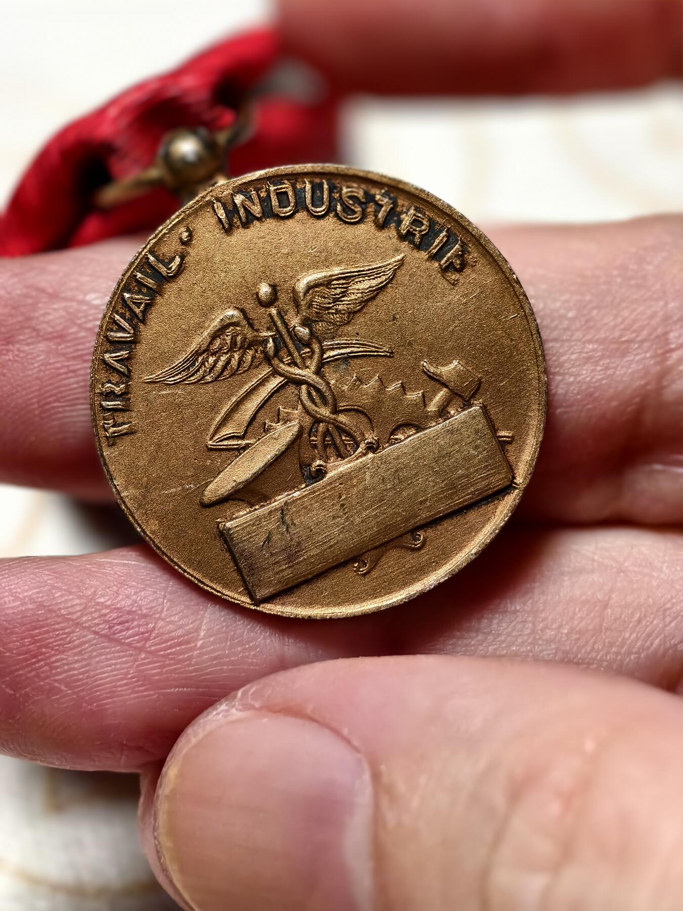 抚柳草堂-第十一期章牌钱币  奖章勋章限时免佣 满百包邮 放漏专场 法国金级劳动部荣誉奖章  950银镀金双标 去掉绶带净重9.3g