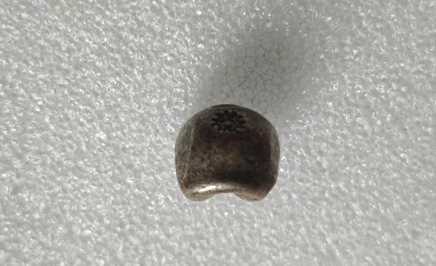 瓶子🏺第227期拍卖会  拉玛三世四世神庙戳记1泰铢屁股锭银锭  好品好银色  15.08克   15.08×0.9×27=366.444