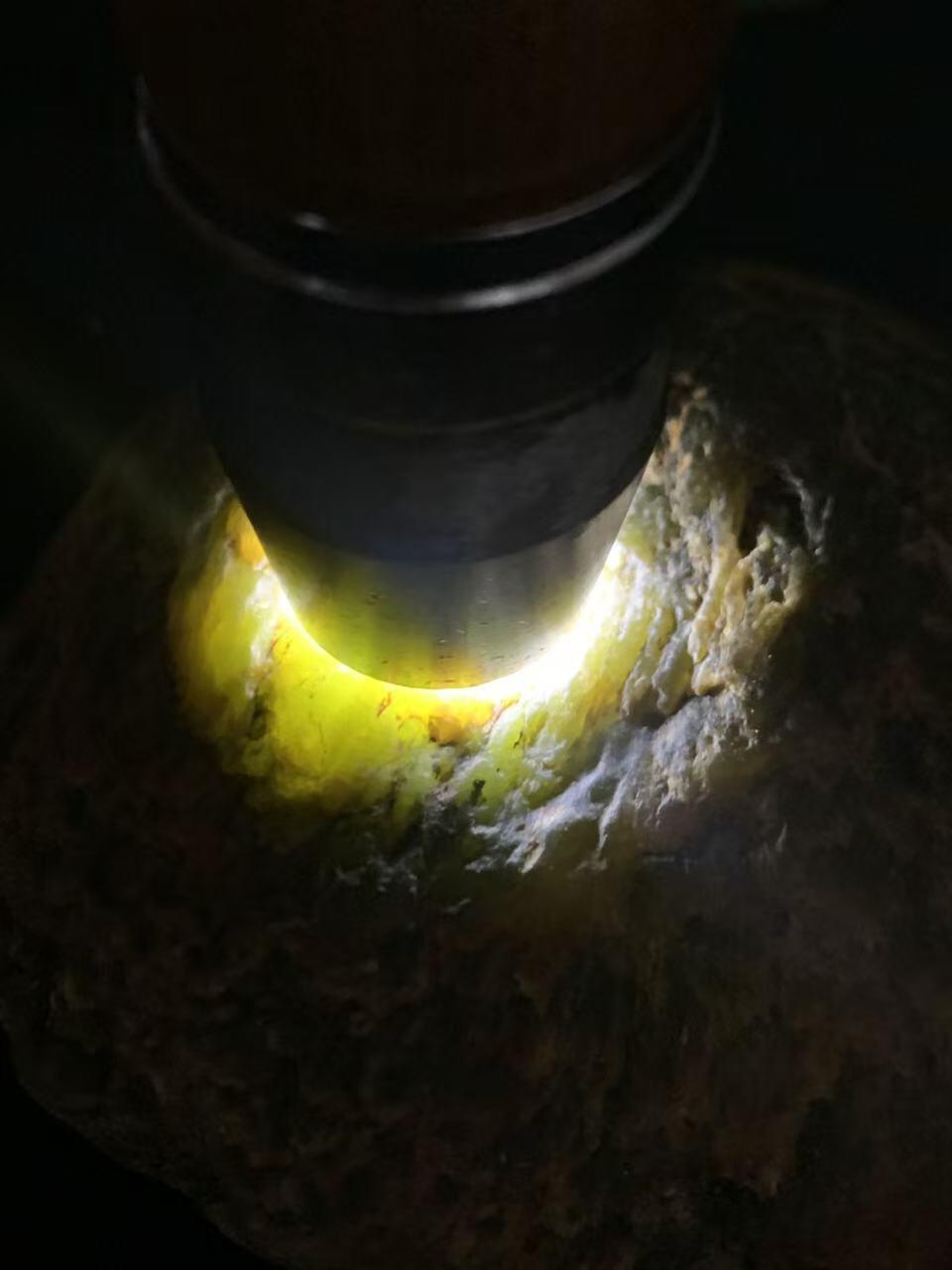 新疆和田玉风化纹碧玉原石一颗，