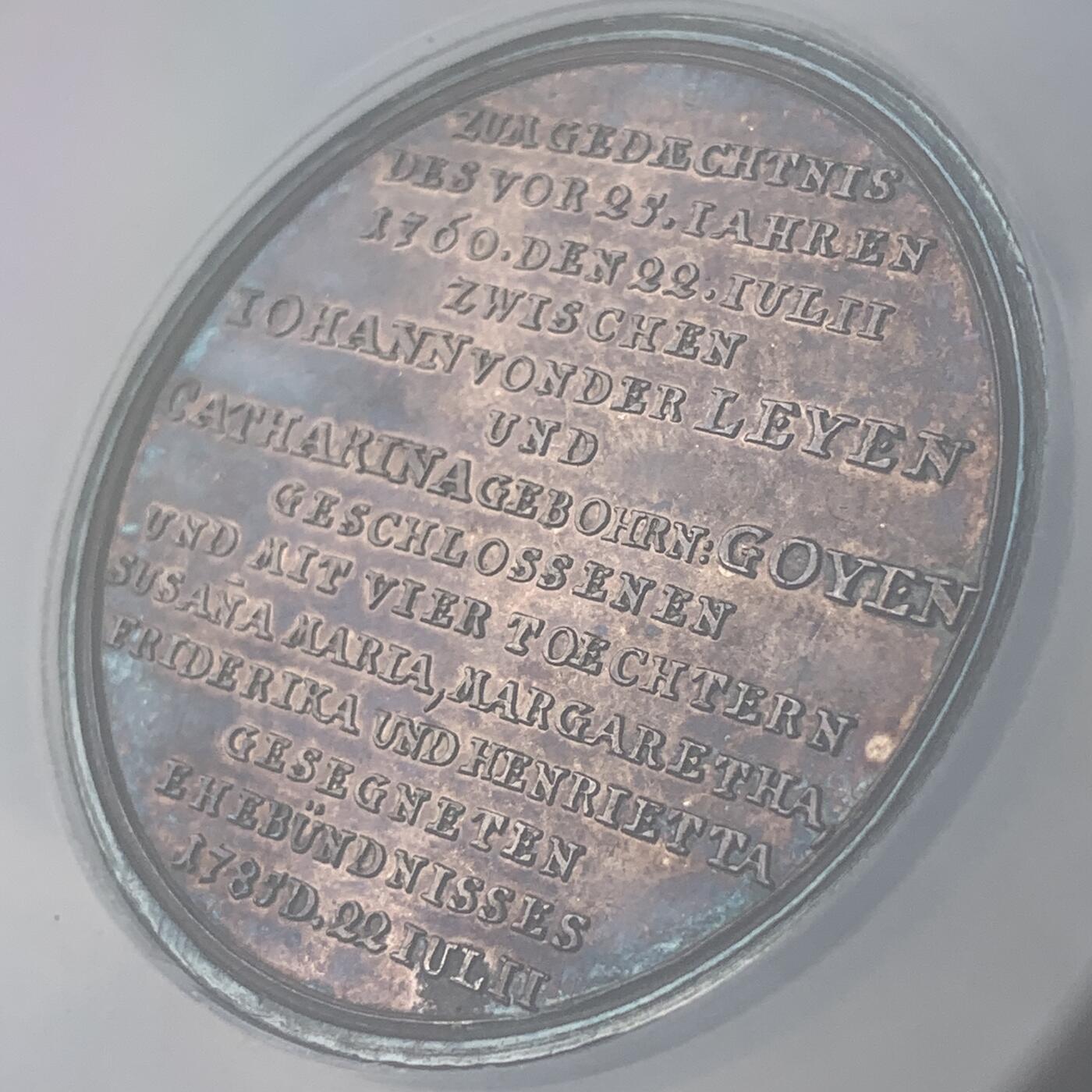 掌中浮雕-藏着的欧洲第051场 NGC MS62 : 1785年德国纺织业主约翰·冯德莱恩与卡塔琳娜·戈延银婚纪念银章，46mm, 老古董婚章，五彩包浆